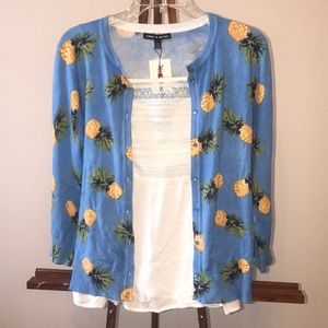 Cable & Gauge pineapple button front sweater